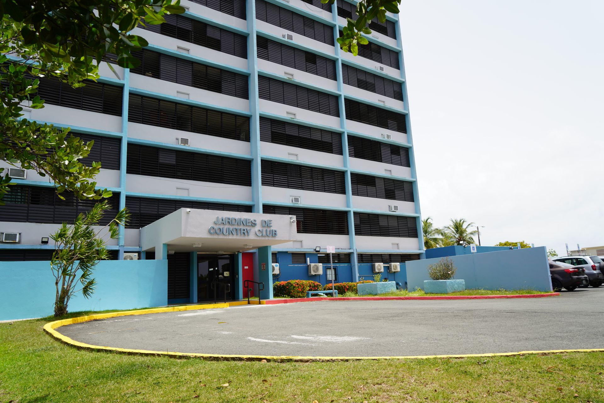 Jardines de Country Club Apartments