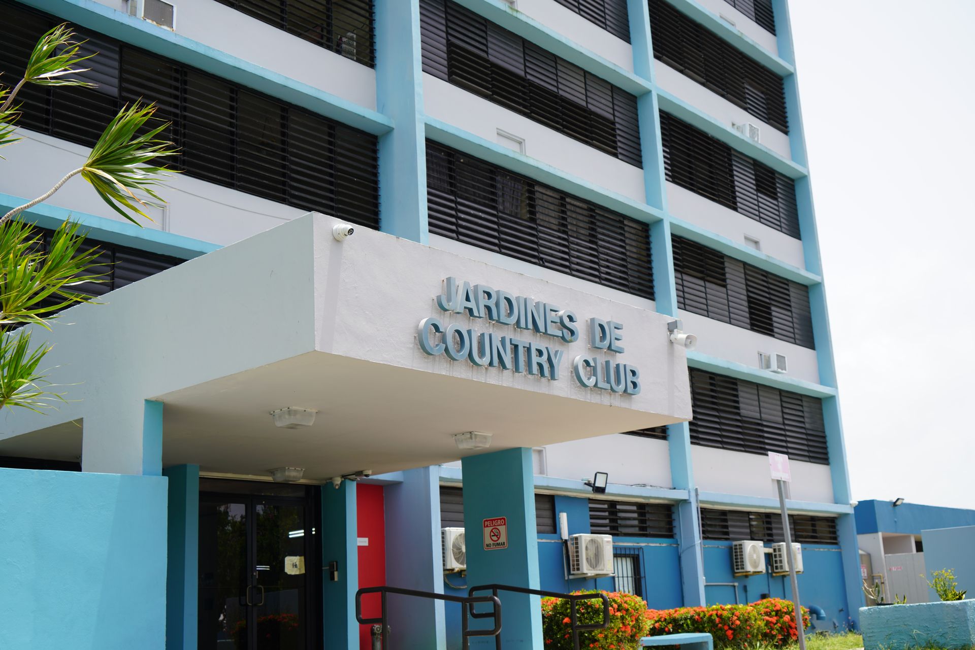 Jardines de Country Club Apartments
