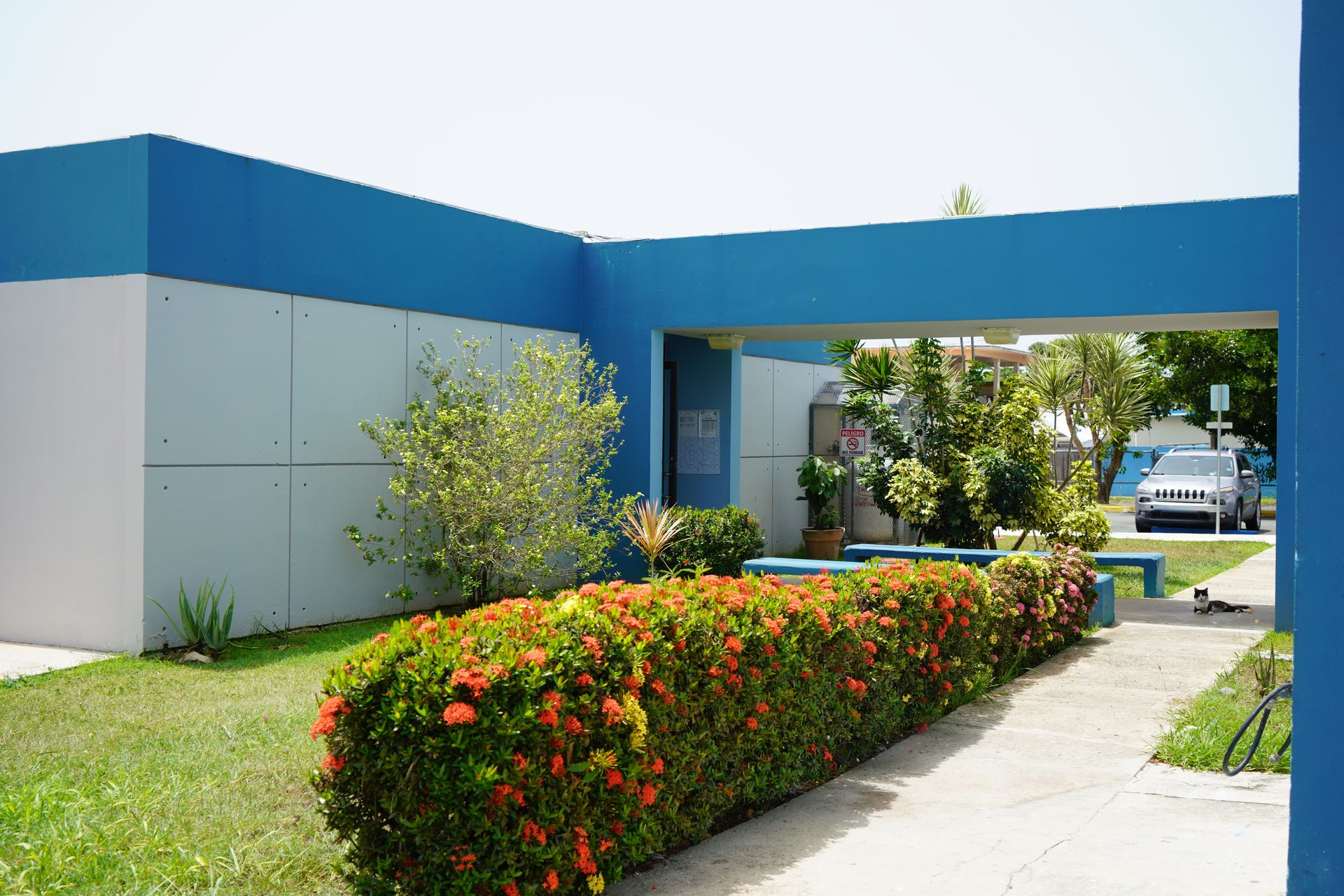 Jardines de Country Club Apartments